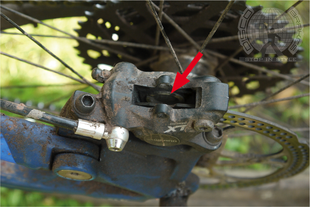 Shimano XT disc brake pad replacement guide